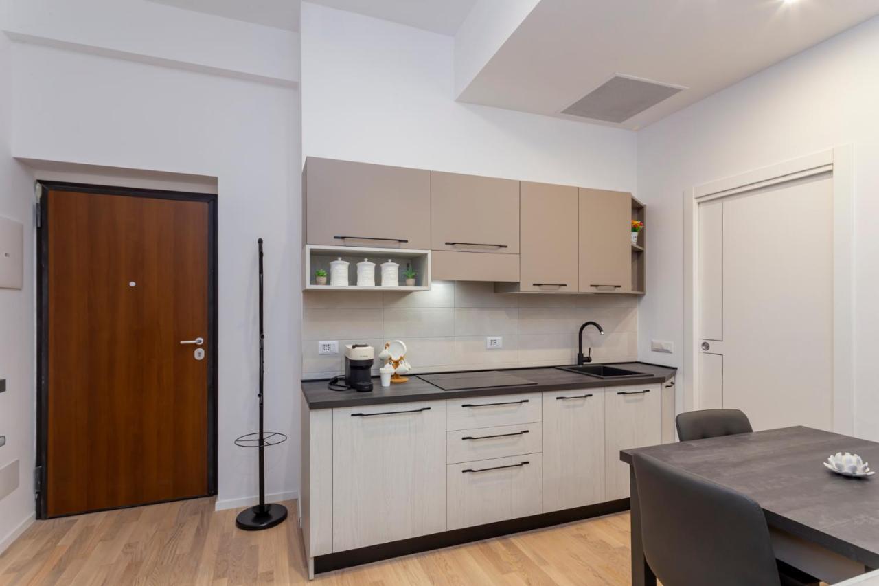 I Host Apartment - Val Strona 6 Milan Extérieur photo